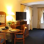 Hotel Zámecký Zlatý Orel 3*
