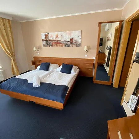 Zamecky Zlaty Orel 3* Hranice (Olomouc)