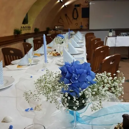 Zamecky Zlaty Orel 3* Hranice (Olomouc)