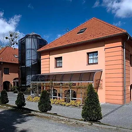 Zámecký Zlatý Orel Hotel
