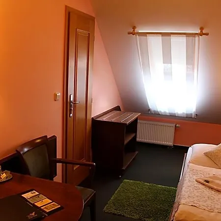 Zámecký Zlatý Orel Hotel