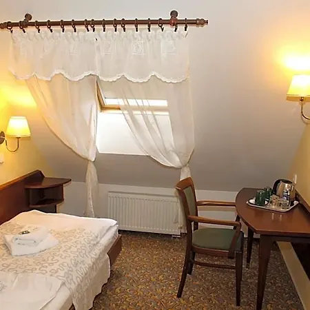 Hotel Zámecký Zlatý Orel 3*