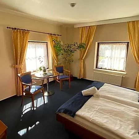 Hotel Zámecký Zlatý Orel