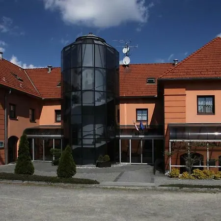 Hotell Zamecky Zlaty Orel 3*