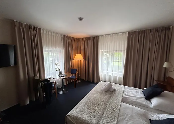 Hotel Zámecký Zlatý Orel 3*