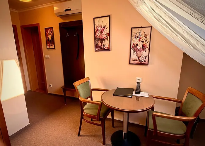Zámecký Zlatý Orel Hotel
